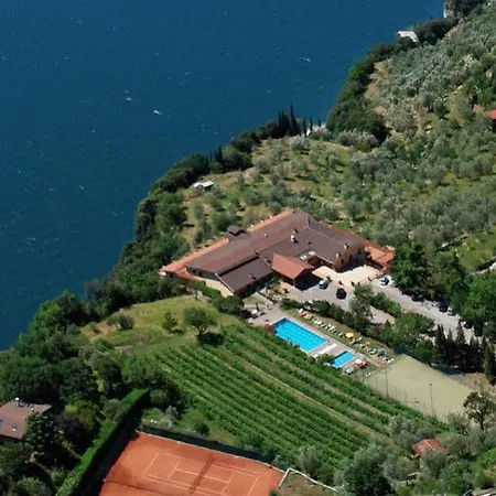 מלון Park Zanzanu